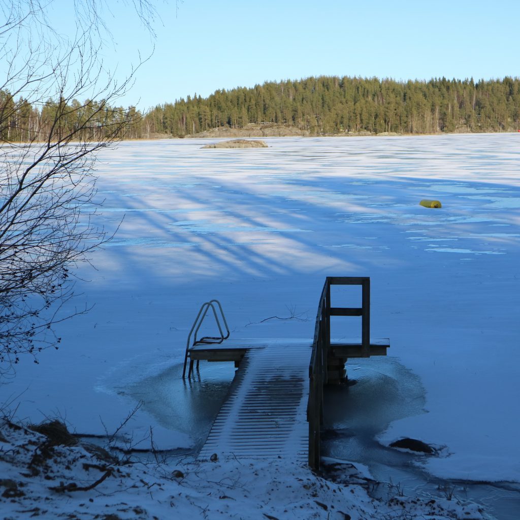 Laituri jäisellä Saimaalla!