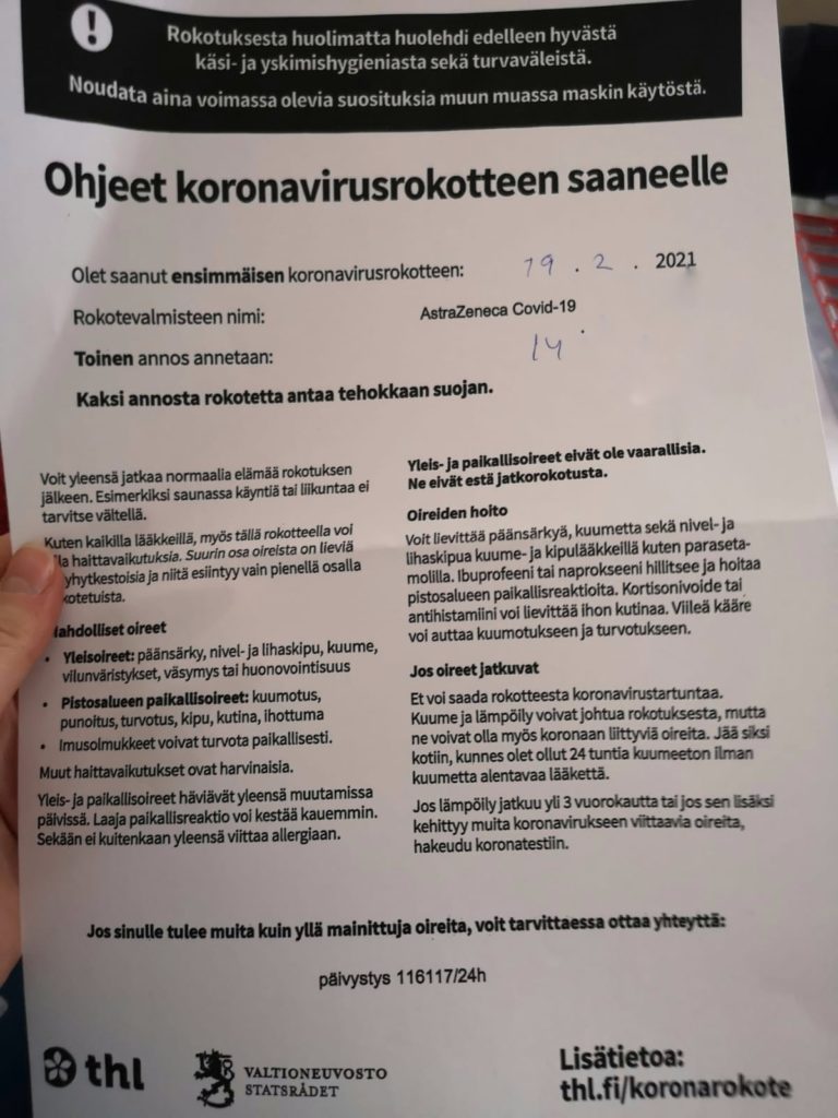 Koronarokotus ohjeet paperilla.